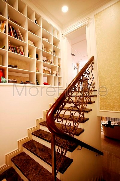Thi công cầu thang sắt mặt bậc đá